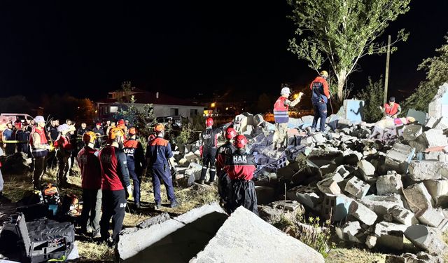 Komşu ilde deprem senaryosu gerçeği aratmadı