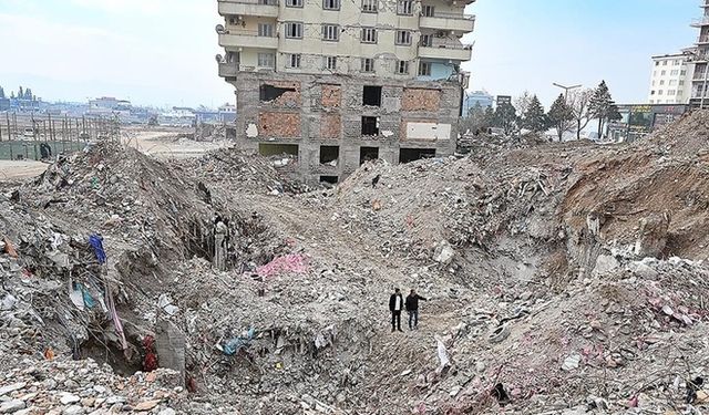 84 Kişinin Öldüğü Ebrar Sitesi E Blok Davasında Sanıklar İlk Kez Hakim Karşısında