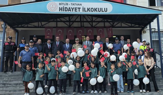 Tatvan’da İlköğretim Haftası Coşkuyla Kutlandı