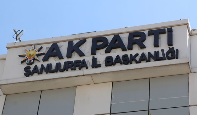 AK Parti'de 3 İlçe Başkanı Görevden Ayrıldı