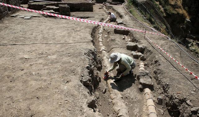 Bitlis Kalesi'nde Arkeolojik Kazılarda İçme Suyu Şebekesi Bulundu