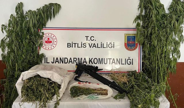 Bitlis'te Zehir Tacirlerine Operasyon: 3 Gözaltı