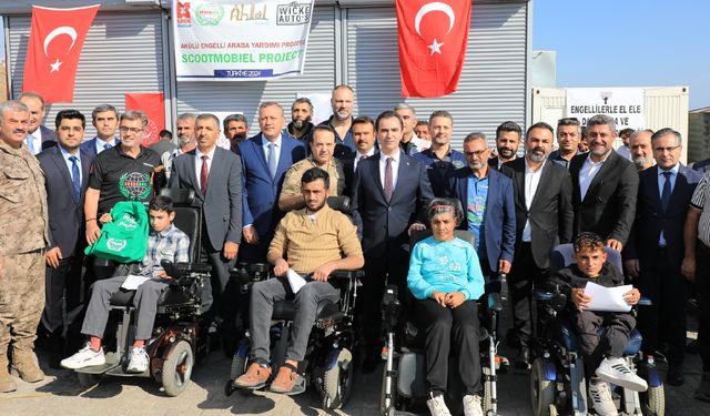 Ahlat’ta 50 adet akülü engelli aracı dağıtıldı