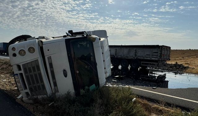 Şırnak'ta Ham yüklü Petrol  Tankeri Devrildi