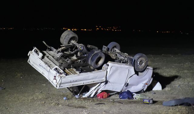 Bitlis'in Komşu İlinde Otomobille Çarpışan Kamyonet Ters Döndü: 5 Yaralı