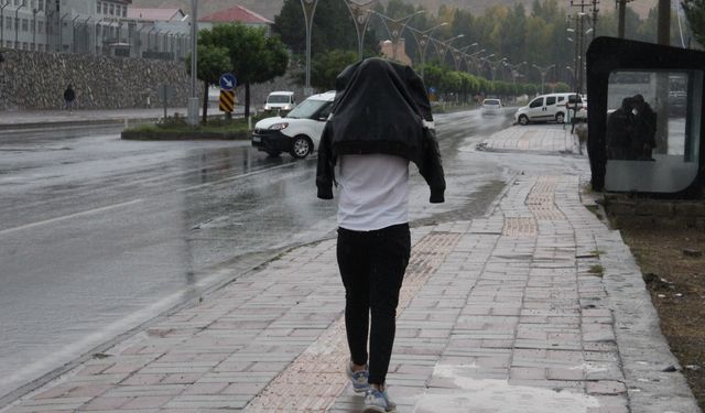 Bitlis'te Kuvvetli Yağışlar İçin Dikkat! Gece Saatlerine Kadar Devam Edecek