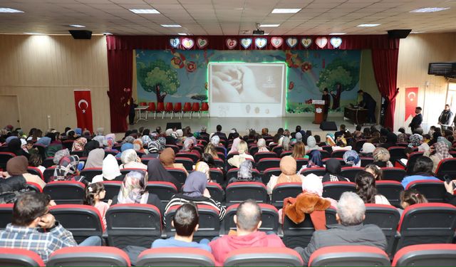 Bitlis'te “En İyi Narkotik Polisi Anne” Projesi Tanıtım ve Bilgilendirme Programı Düzenlendi