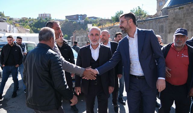 Başkan Tanğlay ve beraberindeki heyet çarşı merkezinde incelemelerde bulundu