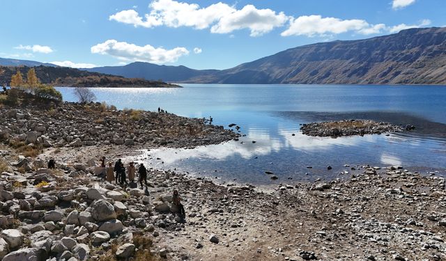 Mükemmeliyet Ödüllü Nemrut’ta Doğaseverlerden Sonbahar Temizliği