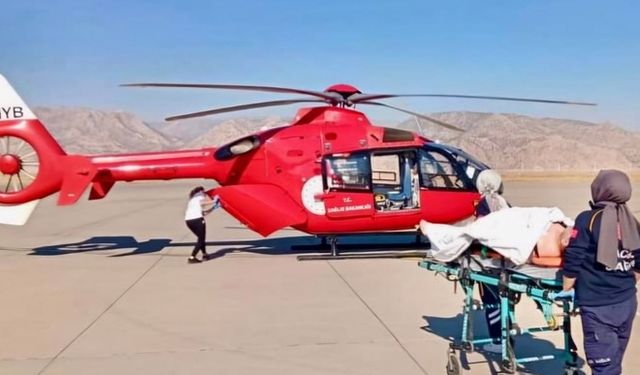 26 Yaşındaki Hasta, Ambulans Helikopterle Diyarbakır'a Sevk Edildi