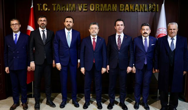 Bitlis Heyeti, Tarım ve Orman Bakanı Yumaklı'yı Ziyaret Etti