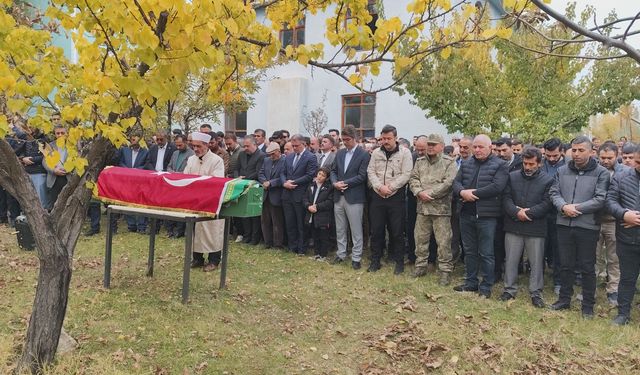 Silahlı saldırıda hayatını kaybeden hastane görevlisi son yolculuğuna uğurlandı