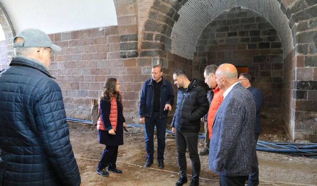 Bitlis'in Tarihi El Aman Hanı'nın Restorasyon Çalışmaları Gözden Geçirildi