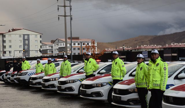 Bitlis İl Emniyet Müdürlüğü’nde Araç Teslim Töreni Düzenlendi