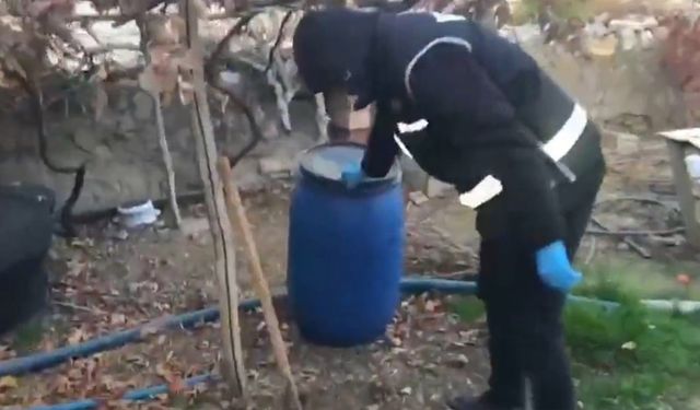 4 Bin 696 Litre Sahte Alkol Ele Geçirildi, 9 Zanlı Tutuklandı