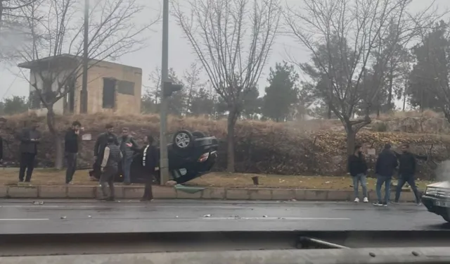 Kaygan Yol Trafik Kazasına Neden Oldu: Sürücü Yaralandı