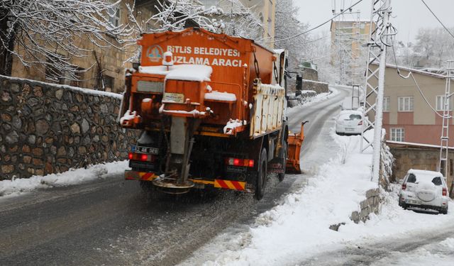 Bitlis Belediyesi, Karla Mücadele Çalışmalarını Hızla Sürdürüyor