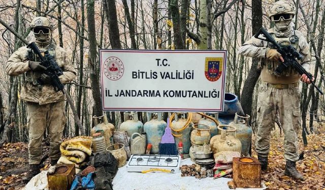 Bitlis Kırsalında PKK’ya Ait Yaşam Malzemeleri İmha Edildi