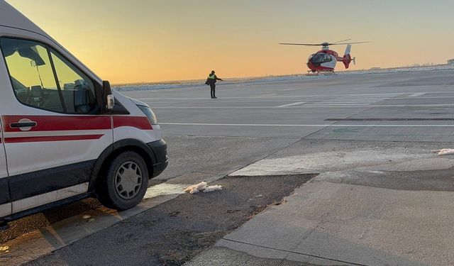 Yanık Tedavisi Gören 3 Yaşındaki Çocuk Ambulans Helikopterle Van'a Taşındı