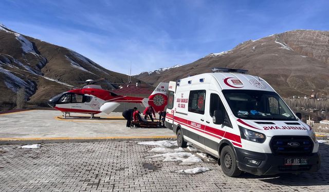 Hamile Kadın Ambulans Helikopterle Van’a Sevk Edildi