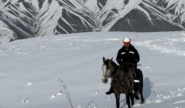 Muş’ta VEDAŞ Ekipleri At Sırtında Arıza Giderdi