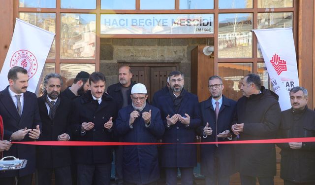 Bitlis’te Restorasyonu Tamamlanan 581 Yıllık Hacı Begiye Cami’si İbadete Açıldı