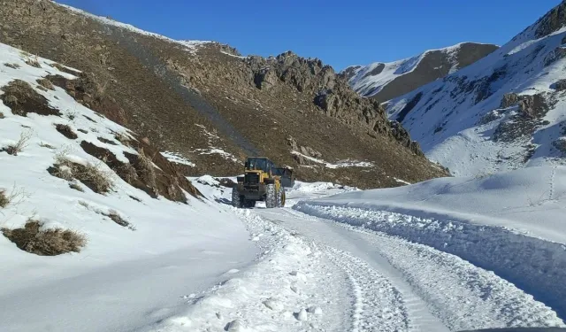 Kardan Kapanan 38 Kilometrelik Yol Ulaşıma Açıldı