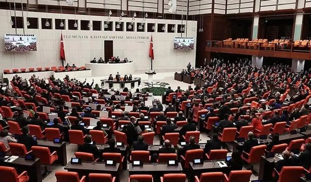 Emekliye 4 Bin TL İkramiye Teklifi TBMM’de:  İlk Maddeler Kabul Edildi