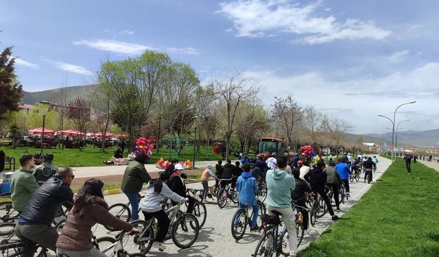 Tatvan’da Ferhat Orak Anısına Pedallar Çevrildi