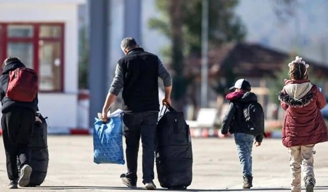 Esed Rejiminin Devrilmesiyle yaklaşık  1,9 Milyon Suriyeli Ülkesine Döndü