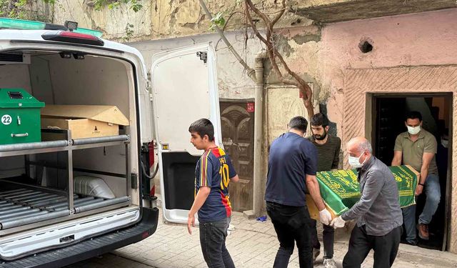 İki Gündür Haber Alınamayan Yaşlı Adam Evinde Ölü Bulundu