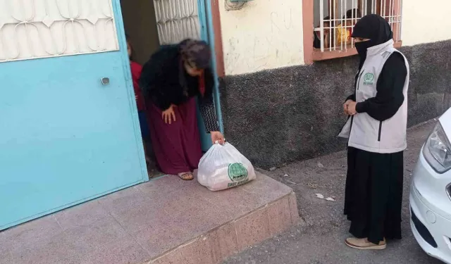 Umut Kervanı’ndan Bayram Öncesi Muhtaç Ailelere Gıda Desteği