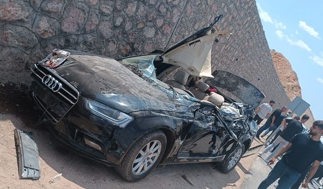 Siirt'te Trafik Kazası: 1 Ölü, 4 Yaralı