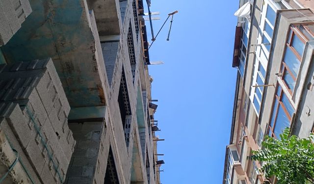 Diyarbakır’da İnşaattan Düşen İşçi Hayatını Kaybetti