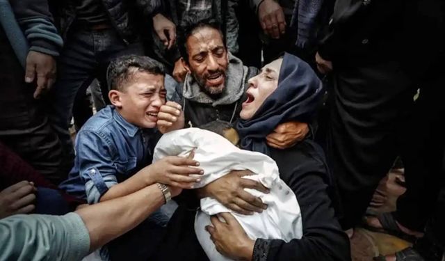 Gazze'de şehit sayısı 56 bin 500'e ulaştı