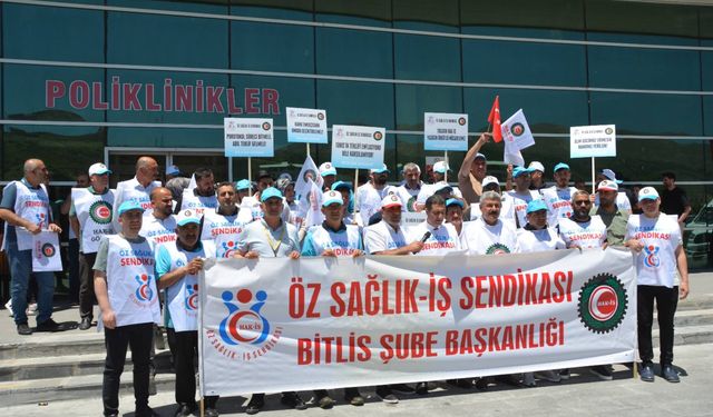 HAK-İŞ Emekçilerinden Tatvan’da Basın Açıklaması
