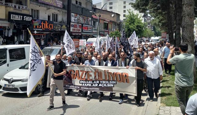 Tatvan’da Gazze İçin Vicdan Yürüyüşü