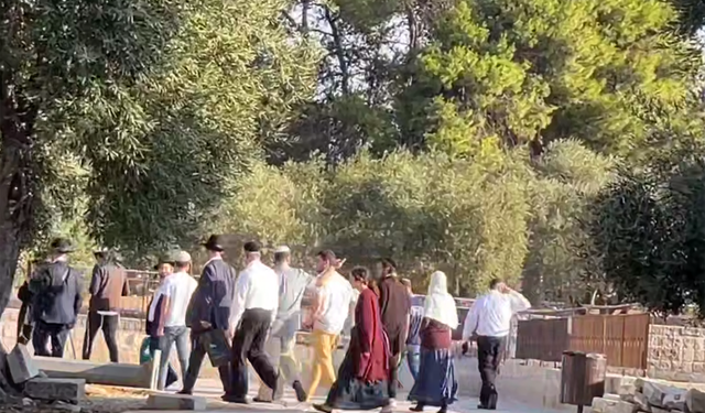 İşgalciler Mescid-i Aksa’da Talmudik Ritüellerle Baskınlarını Sürdürüyor