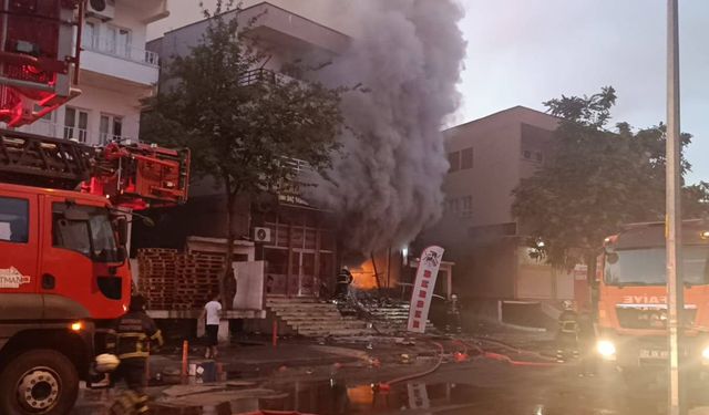 Kına Malzemesi Satılan İş Yerinde Patlama