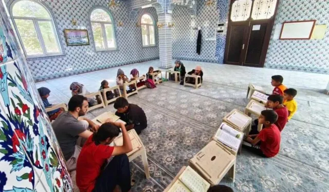 Minik Yürekler Yazı Kur’an Kurslarında Değerlendiriyor