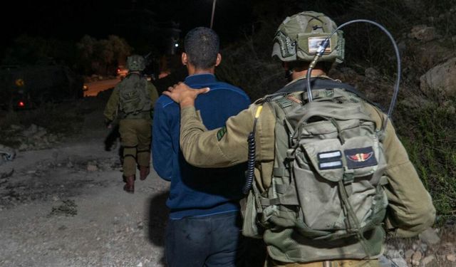 İşgalciler Batı Şeria'da ev baskınlarını sürdürüyor