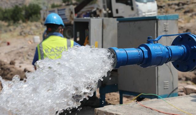 ADİLCEVAZ'DA İÇME SUYU AMAÇLI SONDAJ KUYUSU AÇILMASI İŞİ