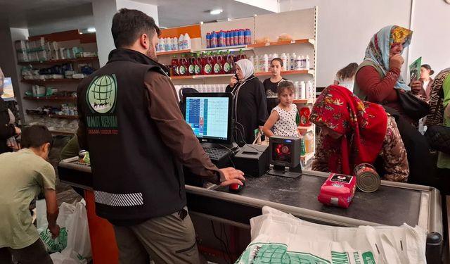 Umut Kervanı Van’da 170 Aileye Yardım Ulaştırdı