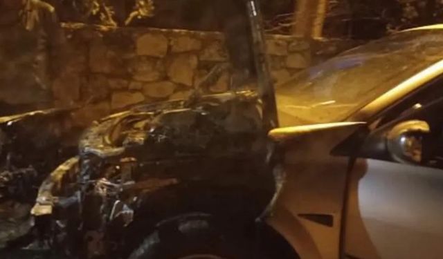 Siirt’te seyir halindeki otomobil alev alev yandı