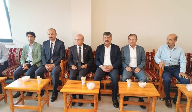 Bakan Şimşek, Batman’da Ağabeyinin Taziyelerini Kabul Etti
