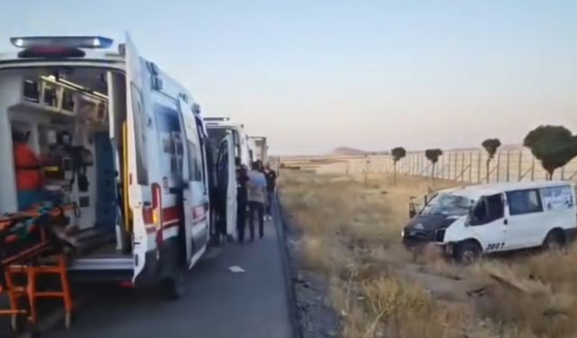 Van'da feci trafik kazası: 2 ölü, 3 yaralı
