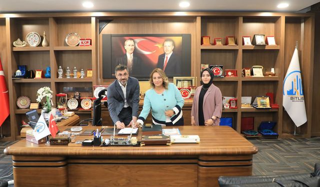 Bitlis Belediyesi ile Düşünür Koleji Arasında Eğitim Desteği Protokolü İmzalandı