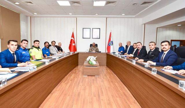Bitlis'te İl Güvenlik ve Asayiş Değerlendirme Toplantısı Yapıldı
