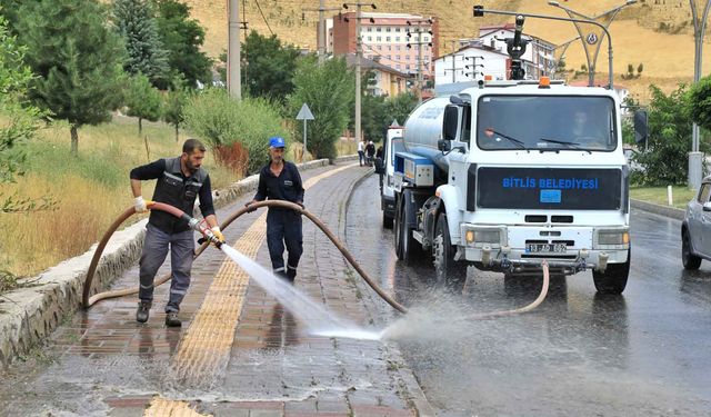 Bitlis’te “Temizlik Timi” Görev Başında