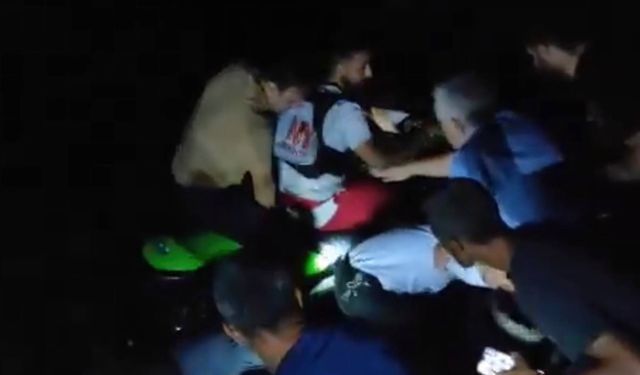 Su seviyesinin yükselmesiyle nehirde mahsur kalan 5 kişi kurtarıldı